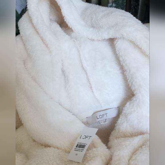 Loft White Sherpa Extra Soft Oversize Plush Jacket- Size M NWT - Picture 3 of 4